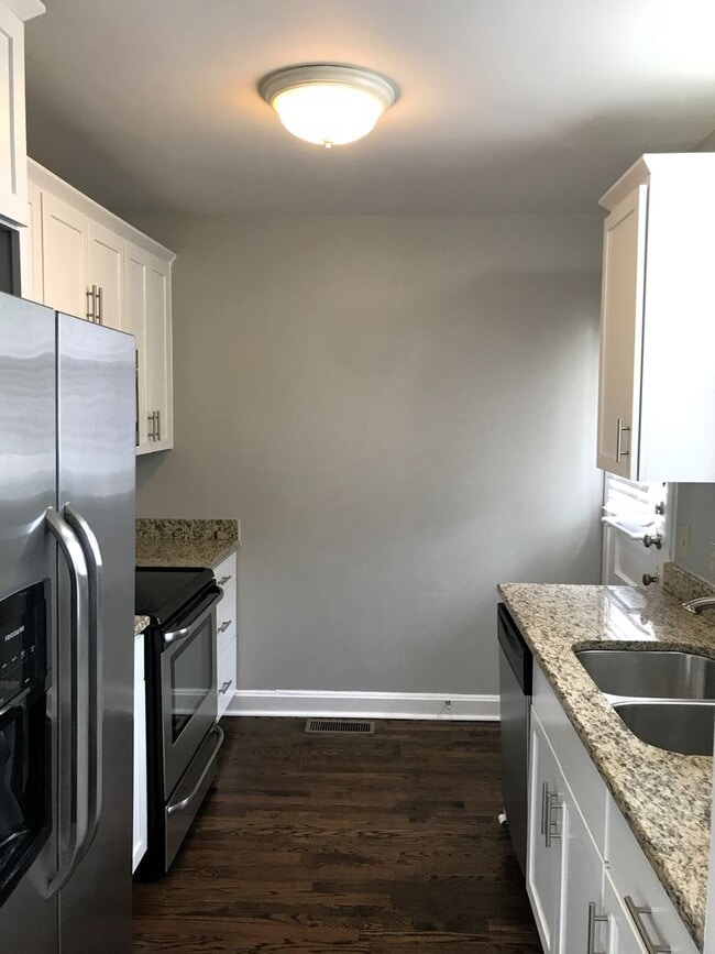 Building Photo - 3-Bedroom 2-Bath Home in Prime West Nashvi...