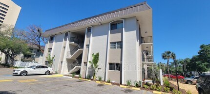 Building Photo - 4611 W Fig St