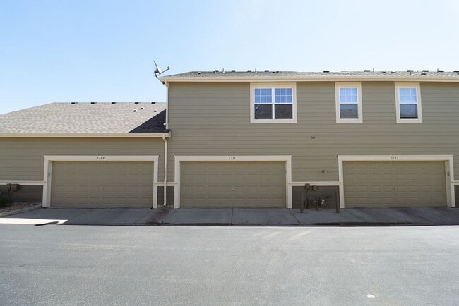 Building Photo - Beautiful Updated Town Home in Fort Collins