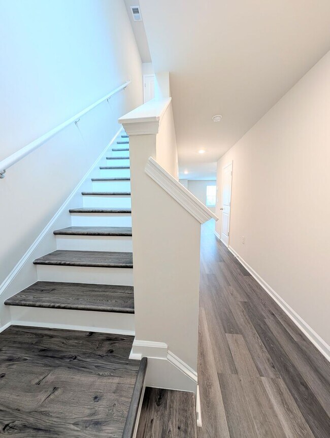 Building Photo - NEW End Unit Townhouse Available for Rent - Conway, South Carolina