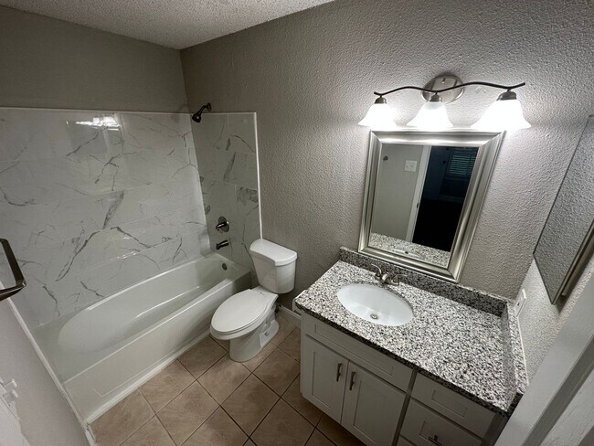 Building Photo - 3716 Idlebrook Cir