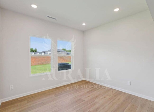 Building Photo - 805 Ottawa Dr