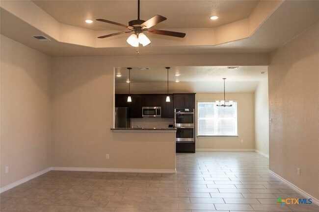 Building Photo - 2509 Meadow Lark Dr