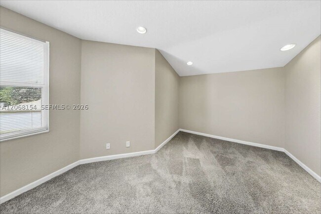 Building Photo - 10658 Pelican Dr