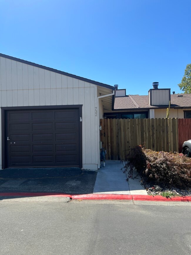 Primary Photo - 732 Blair Pl