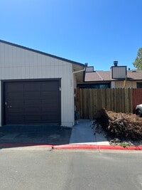 Building Photo - 732 Blair Pl
