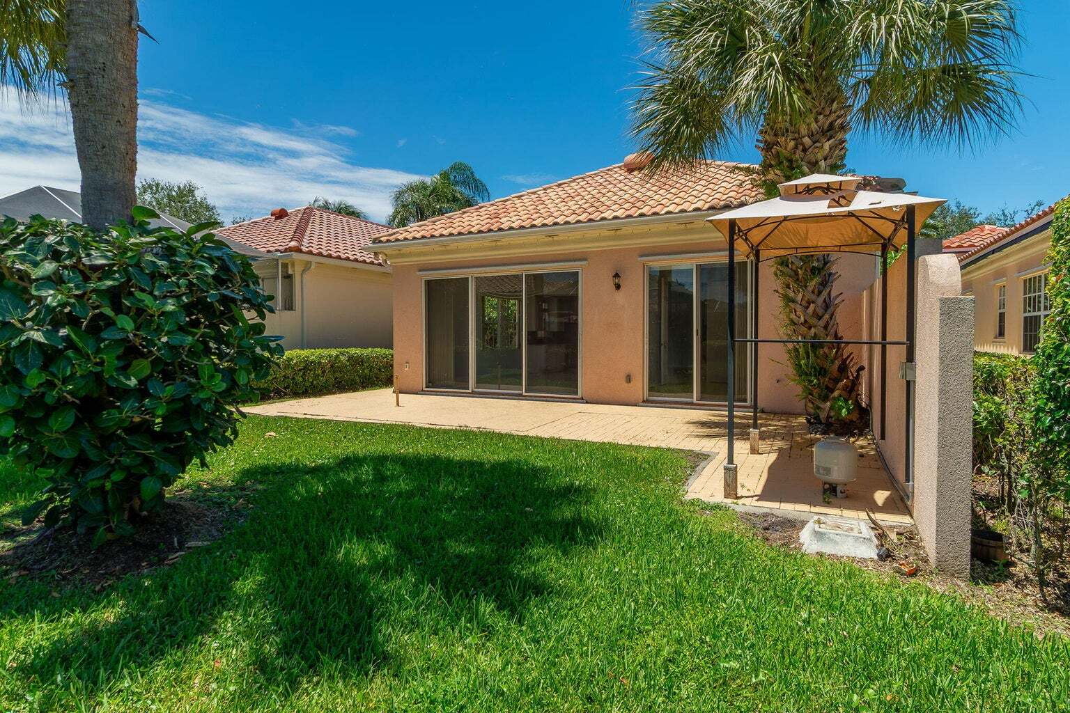 Building Photo - 4786 Blossom Dr