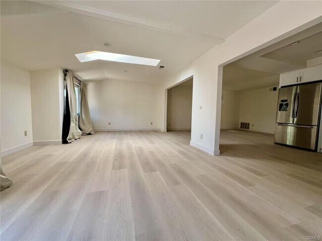 Building Photo - 47 Bluejay