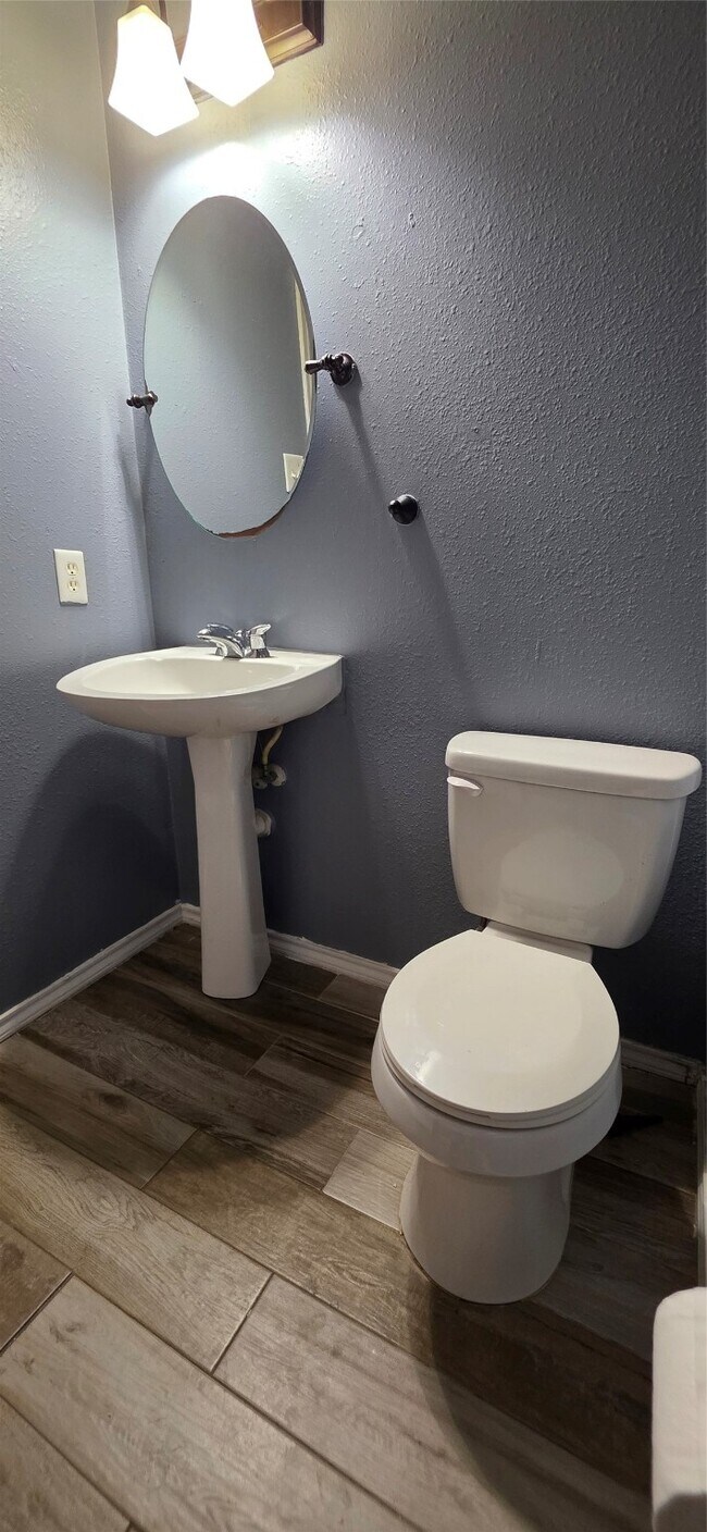 Building Photo - 5210 Nautilus Ln