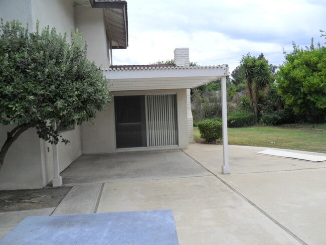 Building Photo - FANTASTIC SINGLE FAMILY RESIDENCE 4 Bedrooms, 2.5 Bathrooms HOME IN CANYON CREST!!! **((RESERVED))**