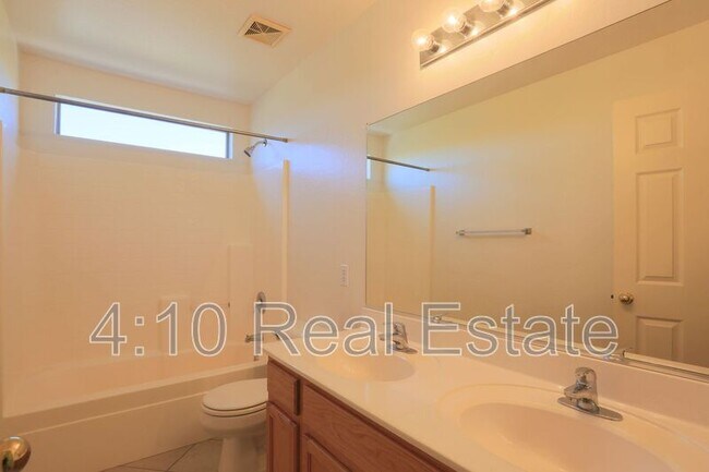 Building Photo - 2320 W Allens Peak Dr