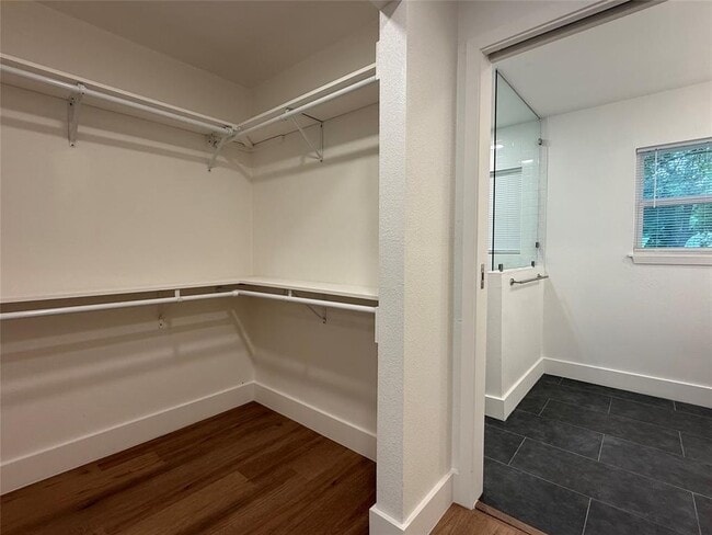 Building Photo - 6712 Bryn Mawr Dr