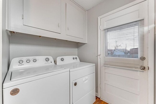 Building Photo - 740 N 6th St