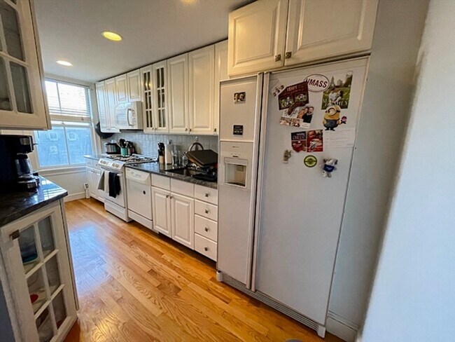 Building Photo - 57 Dwight St