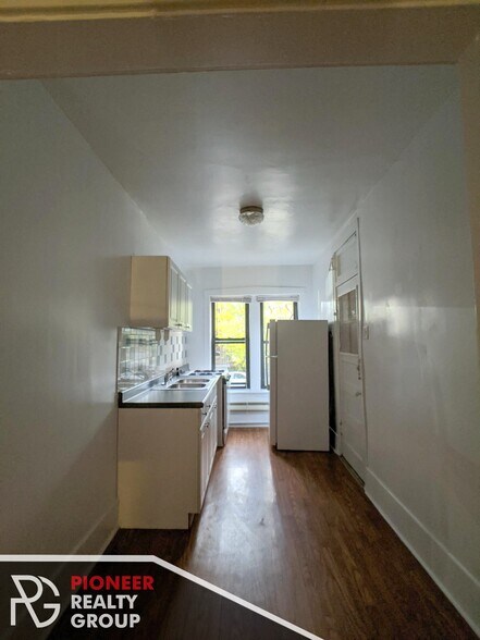 Building Photo - 2842 N Orchard St