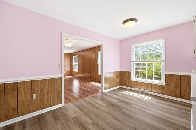 Building Photo - 5757 Heards Mountain Rd