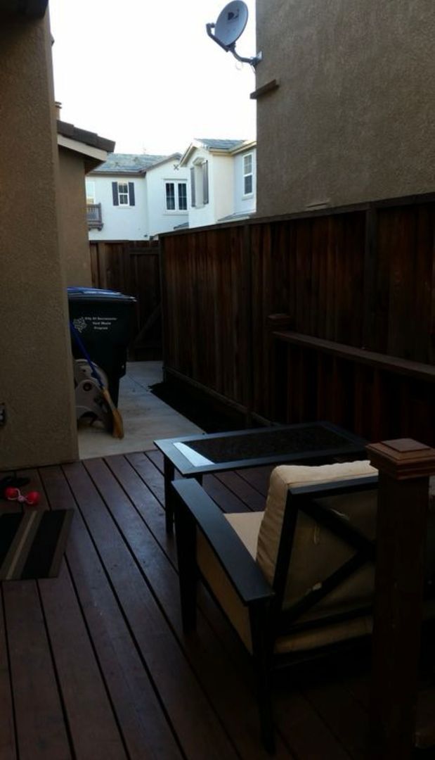 Building Photo - 680 Candela Cir