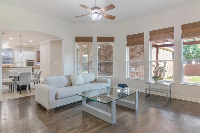 Building Photo - 5327 Elm Spring Ln