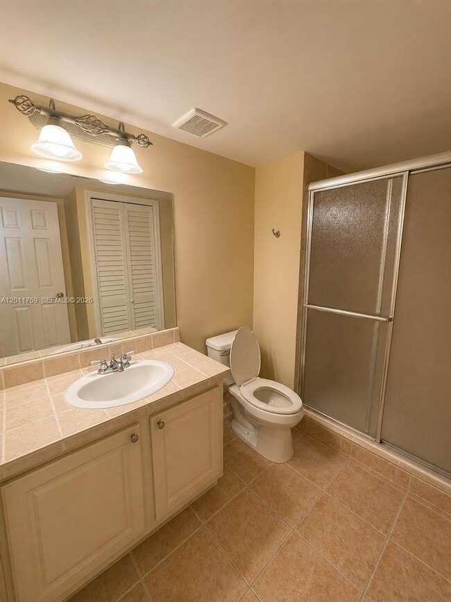 Building Photo - 286 Racquet Club Rd