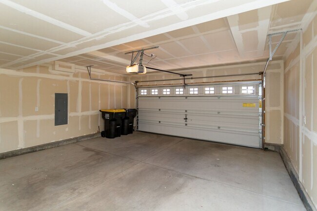 Building Photo - Move-In Ready Home in Desirable Banning Lewis Ranch!!