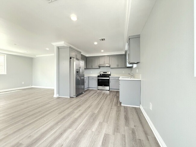 Primary Photo - 322 E 55th St