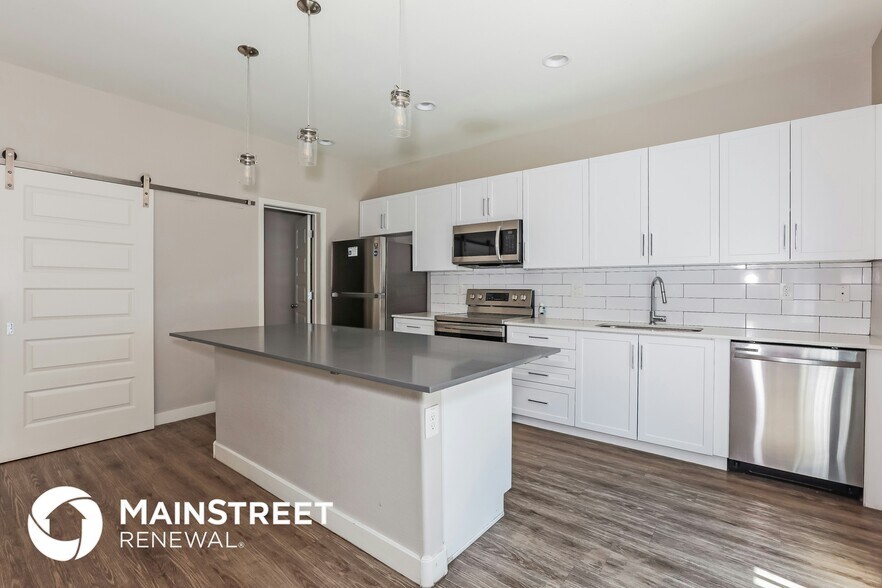 Building Photo - 1119 S Stapley Dr