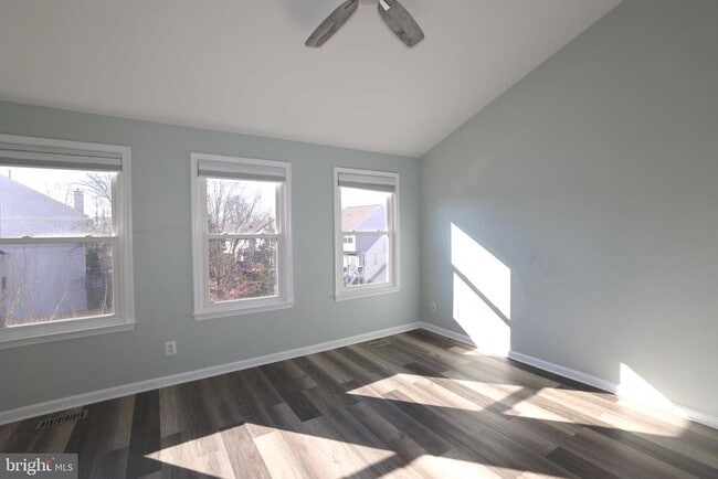 Building Photo - 47616 Watkins Island Square