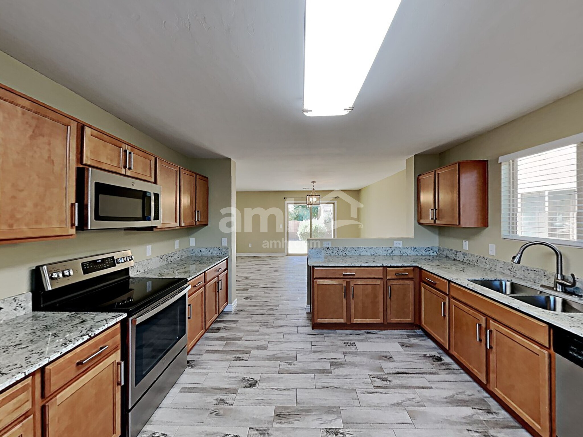 Building Photo - 8933 N Country Cove Tr