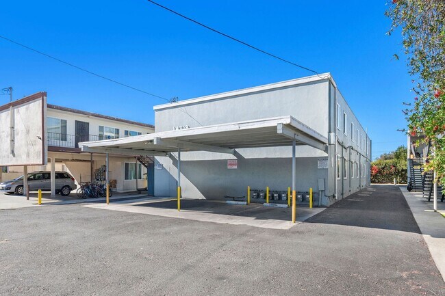 Interior Photo - 14719 S. Berendo Ave