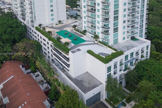 Building Photo - 1871 NW S River Dr