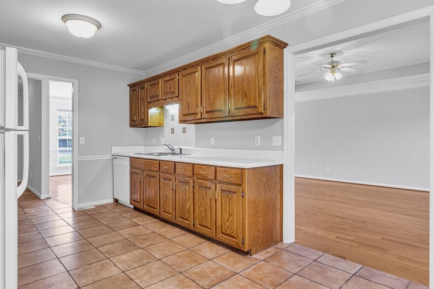 Building Photo - 207 Andy Johns Dr