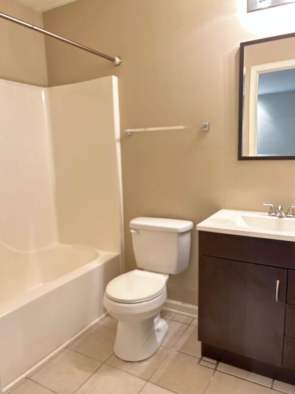 Building Photo - 109 Cambria Ct