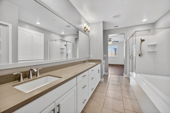 Building Photo - Charming 3-Bedroom Haven in Elk Grove with 2 Full Baths and 1603 Sq Ft of Comfort!