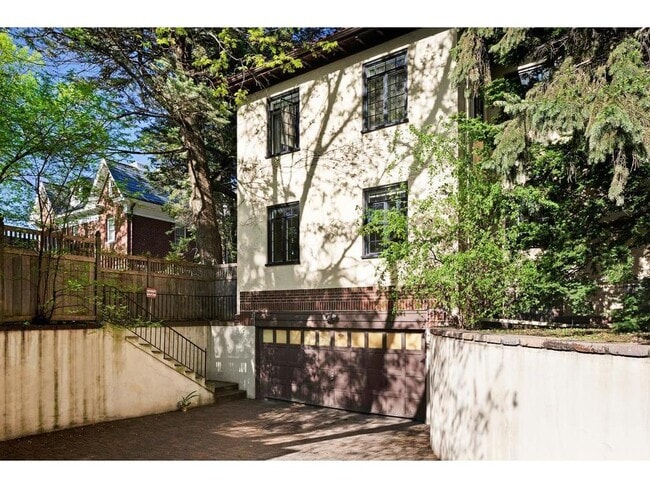 Building Photo - 1769 Dupont Ave S
