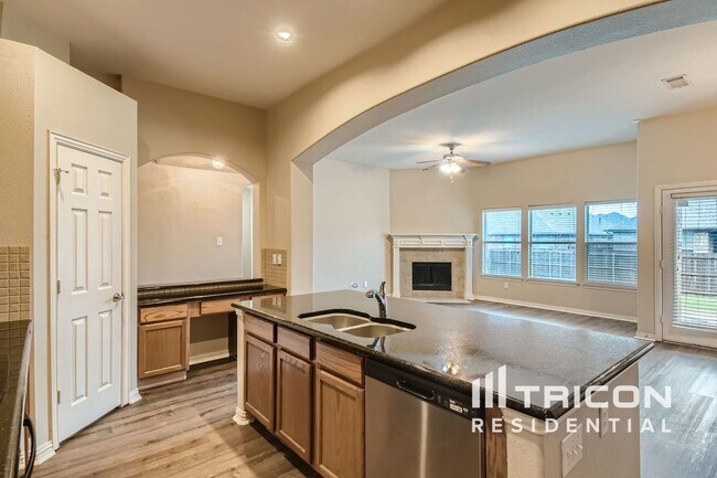 Building Photo - 7814 Longbow Ln