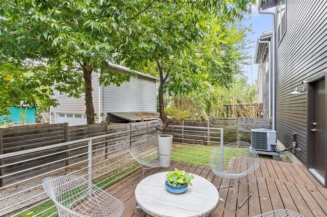 Building Photo - 2105 Goodrich Ave