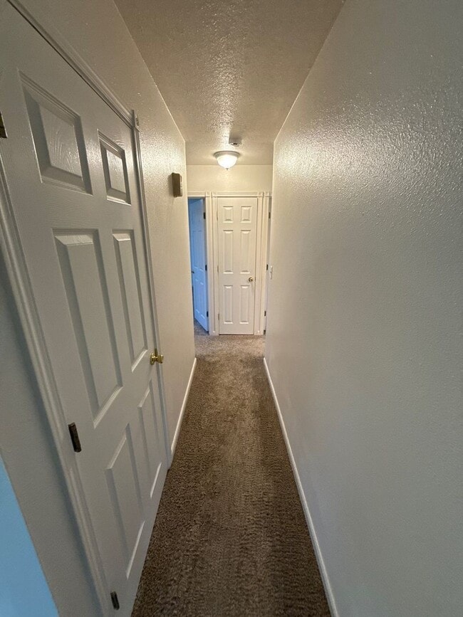 Building Photo - 1215 NW 11th St