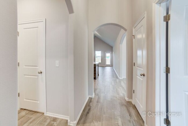 Building Photo - Move In Special! Relax In The Comfort of a...