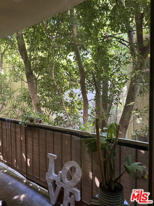 Building Photo - 1230 N Sweetzer Ave