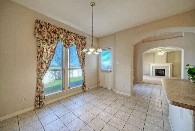 Building Photo - 601 Indian Run Dr