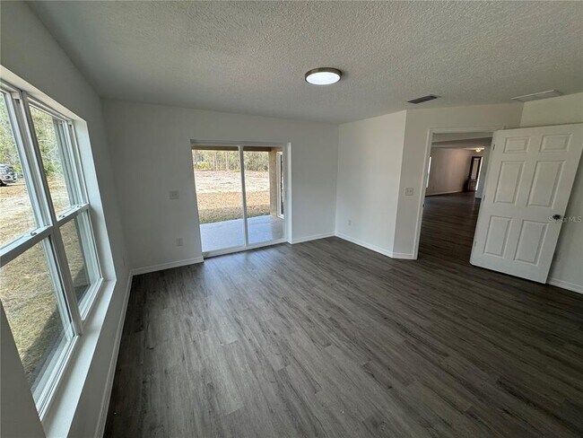 Building Photo - 8448 Balm St