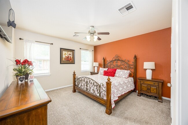 Building Photo - 33311 Greenfield Forest Dr
