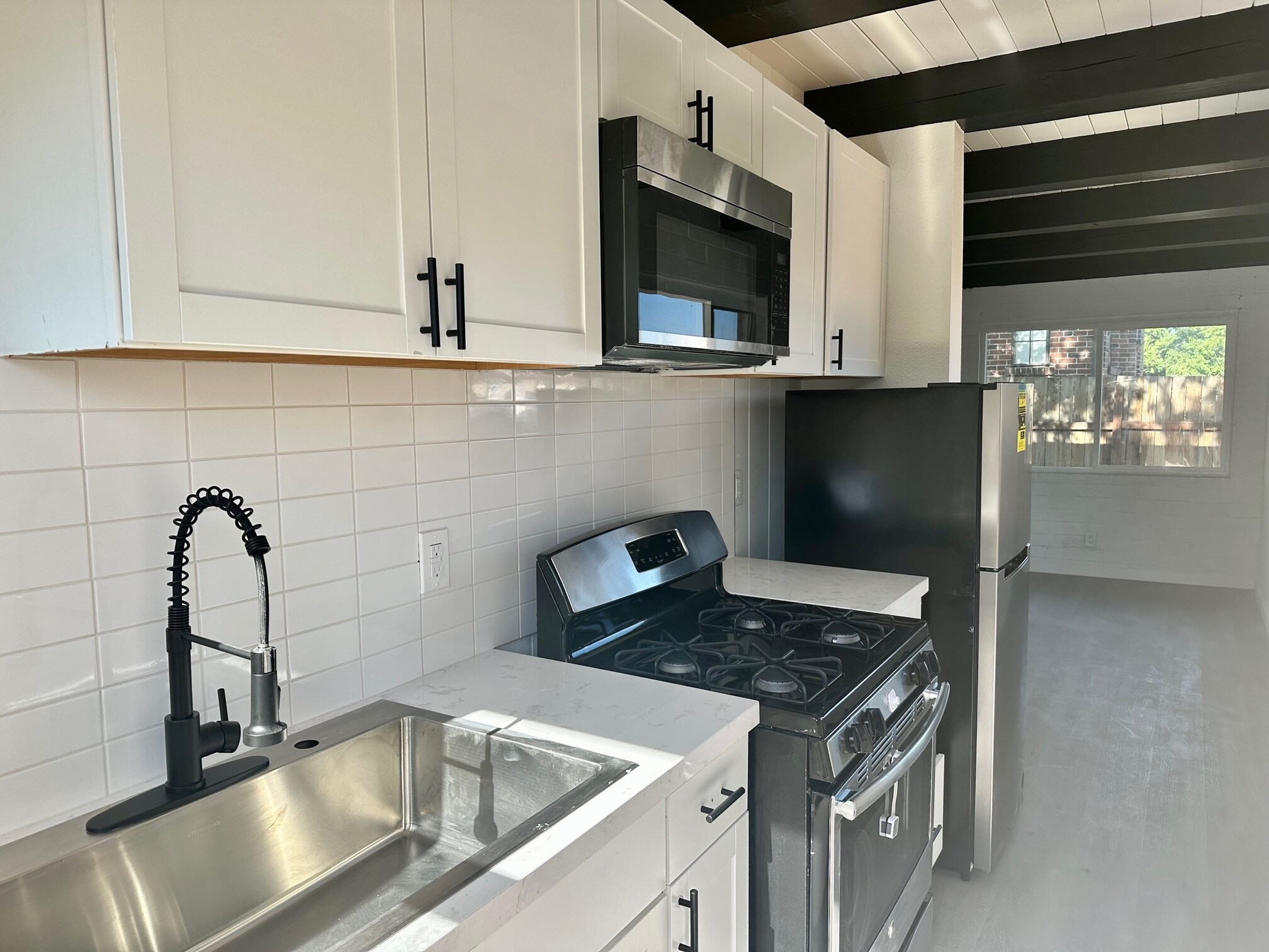 Kitchen - 345 E Taylor St