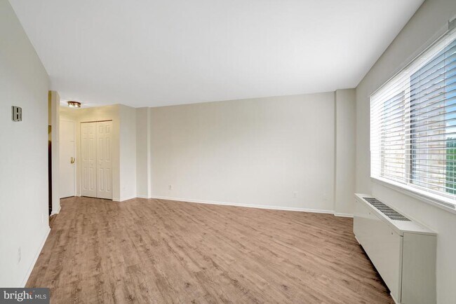 Building Photo - 5340 Holmes Run Pkwy