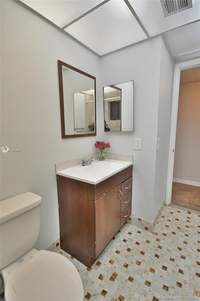 Building Photo - 8075 SW 107th Ave