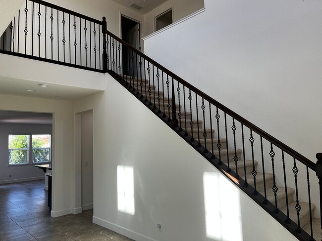 Building Photo - Executive 2828 Sqft. Rocklin 5 Bedroom, 4 ...
