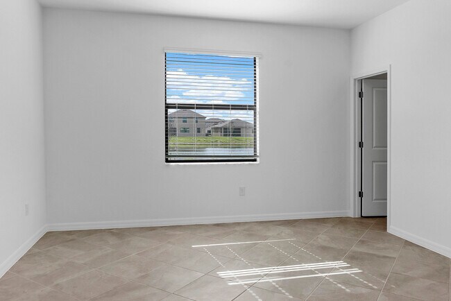 Building Photo - 14848 Portico Blvd