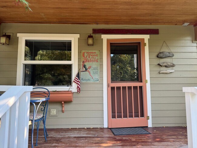 Building Photo - Beach House, Fully Furnished, Short Term J...