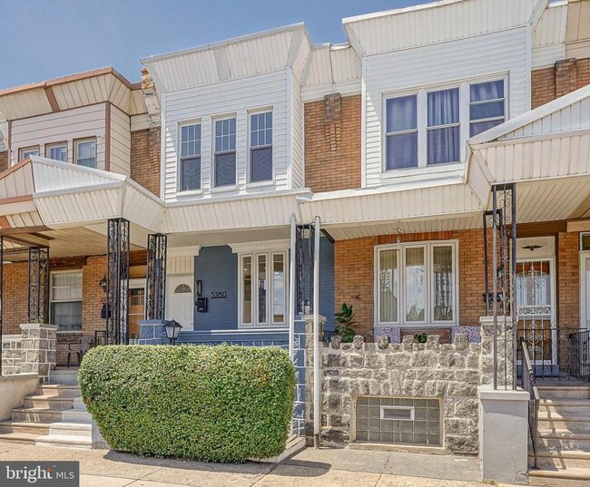 Building Photo - 3260 Cedar St