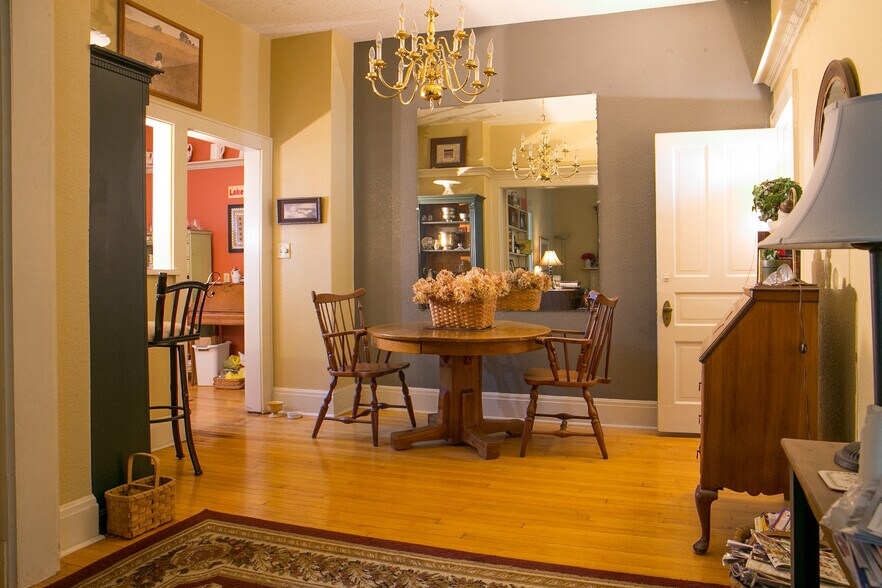 Dining Room - W379N5686 N Lake Rd